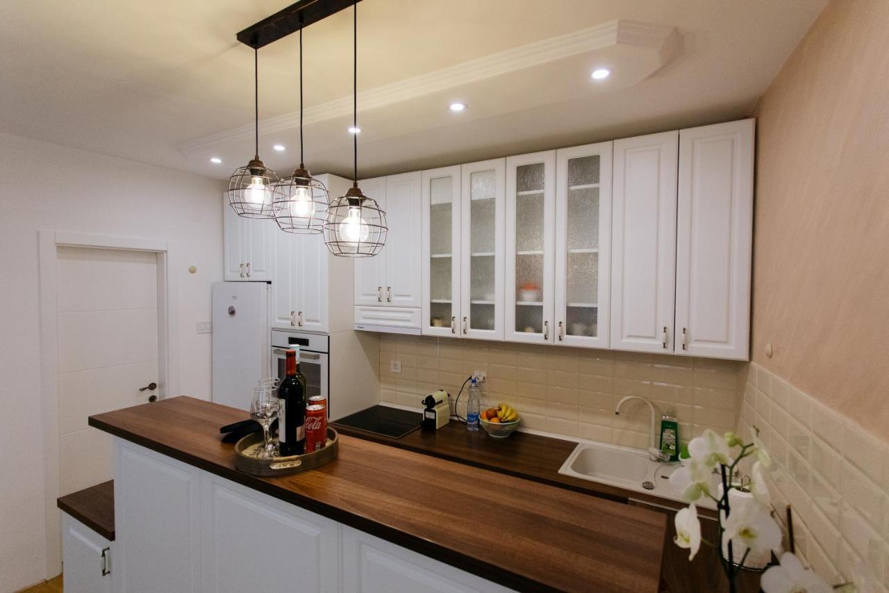 Apartman Kristina 4* 수보티차 외부 사진